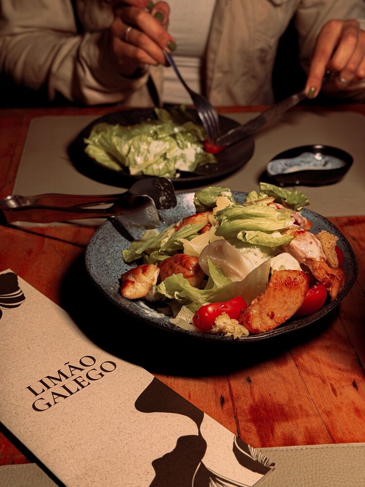 Salada Caesar do Limão Galego
